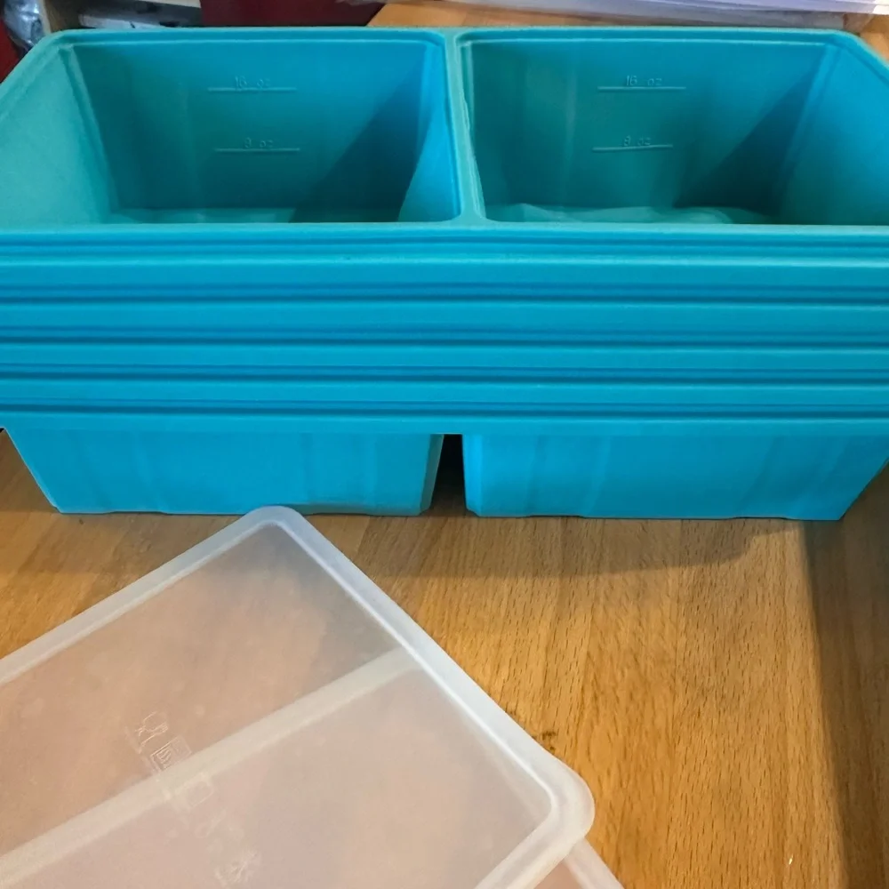 Silicone Freezer Trays With Lid - Picture 6 of 8